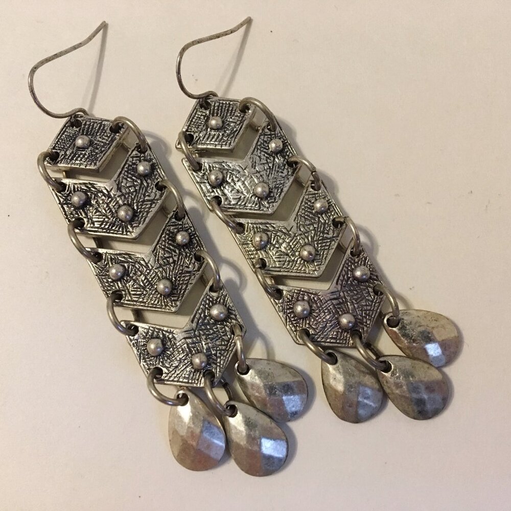 Chevron Drop Earrings Textured Silver Tone Metal Faceted Teardrop Beads Dangle